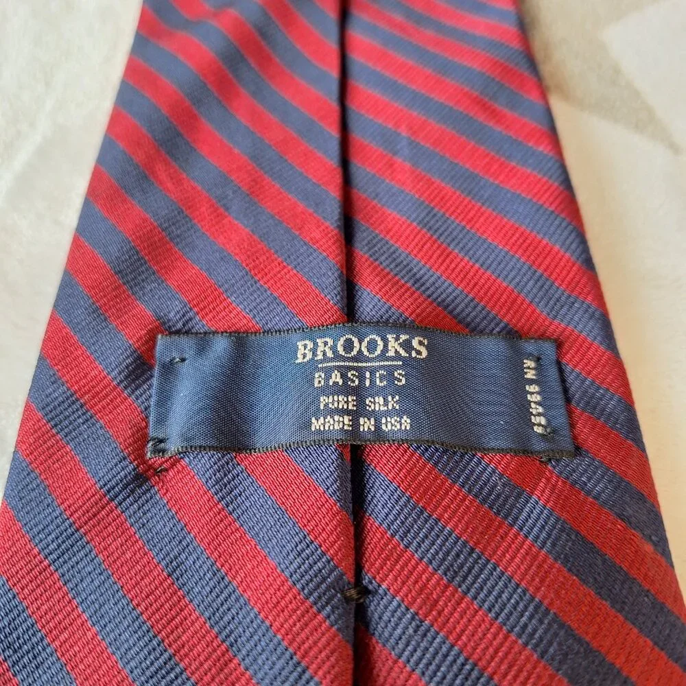 Brooks Basics Men's Tie 100% Silk‎ Burgundy/Blue Stripe Made In USA Necktie